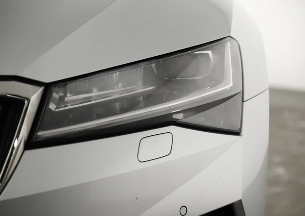 Skoda Superb cena 124945 przebieg: 113857, rok produkcji 2020 z Bierutów małe 596